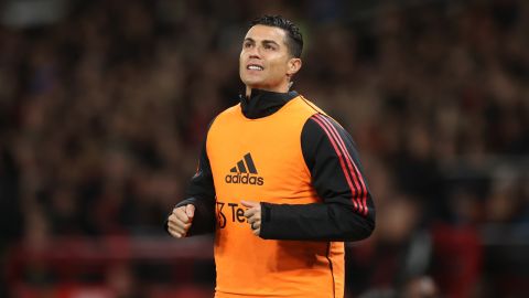 El delantero portugués Cristiano Ronaldo calentado durante el partido ante el Tottenham por la Premier League.