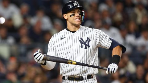 Aaron Jugde luego de poncharse en un turno al bate durante la serie ante los Astros de Houston en la MLB.