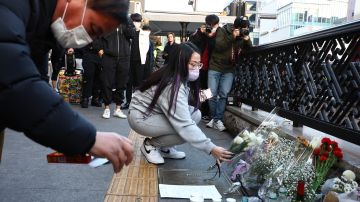 Aumentan a 153 los muertos tras estampida en Seúl; hay dos estadounidenses
