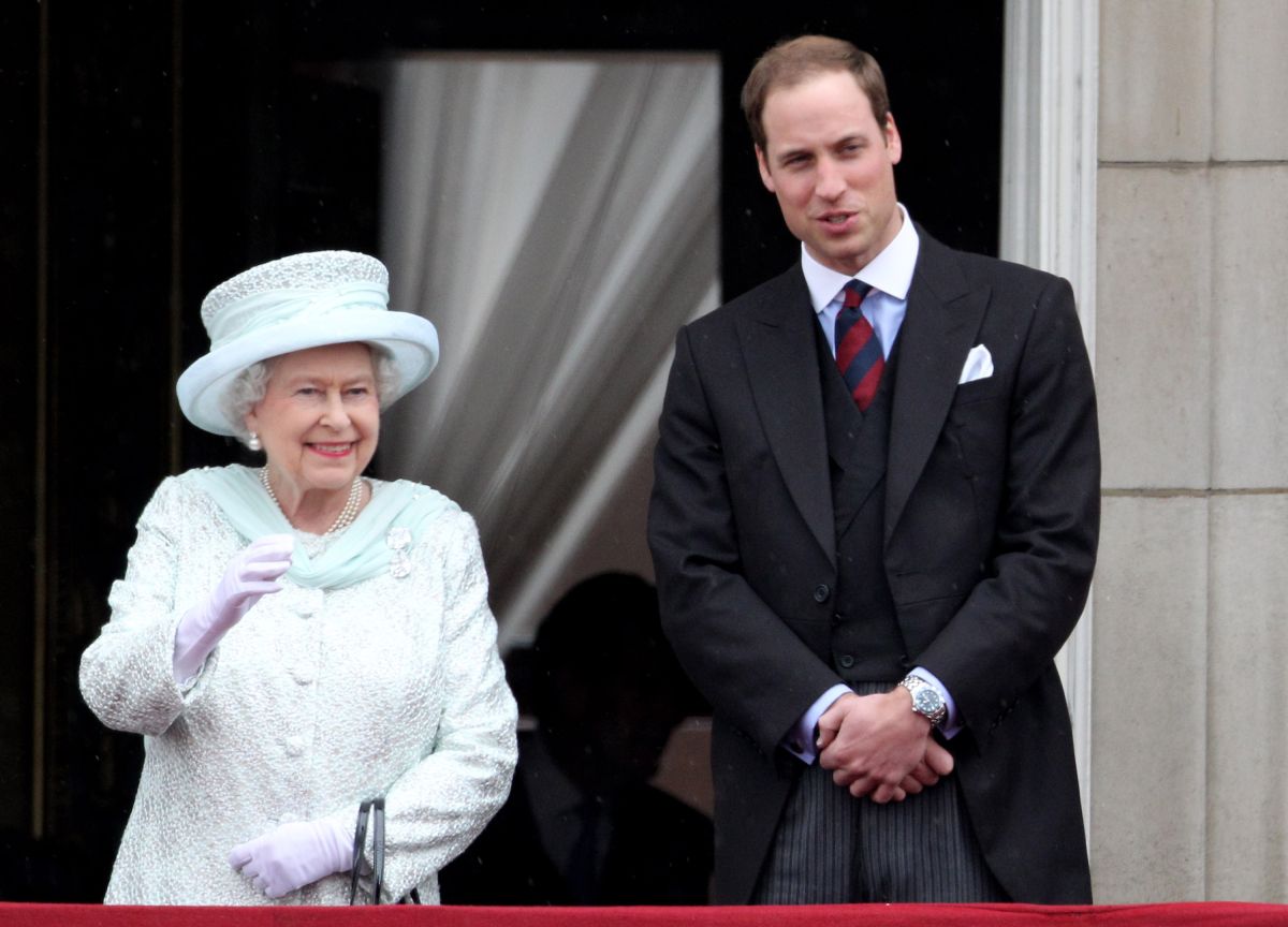 La Reina Isabel II y El Príncipe William | Oli Scarff/Getty Images