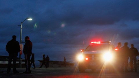Apuñalamientos en Long Beach deja un muerto y tres heridos; el sospechoso es arrestado en la escena del crimen