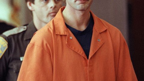 Quién era Jeffrey Dahmer, el llamado "monstruo de Milwaukee" a quien retrata la polémica serie de Netflix