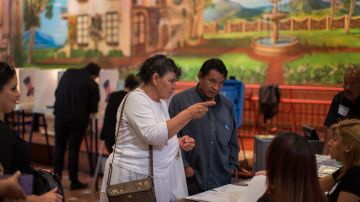 Los votantes latinos estarán decidiendo en EE:UU. en las elecciones.