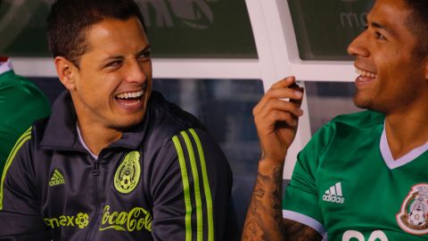 Javier 'Chicharito' Hernández (i) y Javier Aquino (d) compartieron en la selección mexicana.