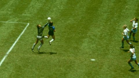 Diego Maradona anotó dos goles ante Inglaterra en el Mundial México 1986.