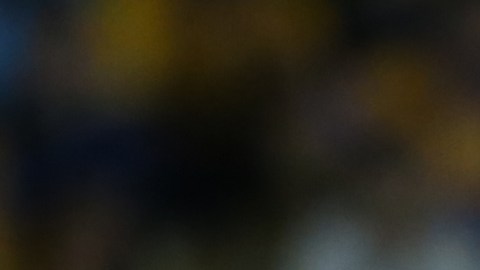Gignac disputa el balón en el duelo entre Tigres y Necaxa.