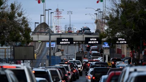 Guardia de seguridad dispara contra hombre que agrede a mujer cerca de puente internacional de El Paso