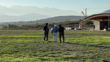 El hombre de 89 años caminó al llegar al lugar de aterrizaje.