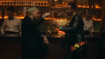 Romeo Santos y Christian Nodal en el video 'Me Extraño'