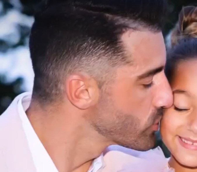 Toni Costa junto a su hija Alaïa