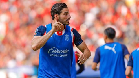 El fubbolista de las Chivas de Guadalajara, Antonio Briseño durante un partido del Torneo Clausura de la Liga MX.