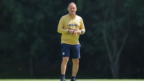 Andrés Lillini durante el entrenamiento realizado por Pumas UNAM.