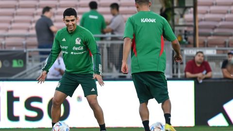 Jesús Angulo (izquierda) es uno de los jugadores que se integró a los entrenamientos.