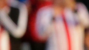 Jugadores de Chivas de Guadalajara durante la tanda de penales del partido de repechaje ante Puebla .