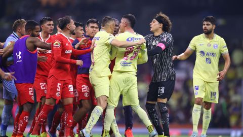 Trifulca en el América vs. Toluca de las semifinales del Apertura 2022 de la Liga MX.