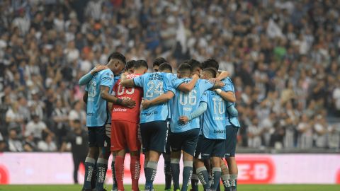 Los Tuzos de Pachuca antes del duelo ante Rayados.