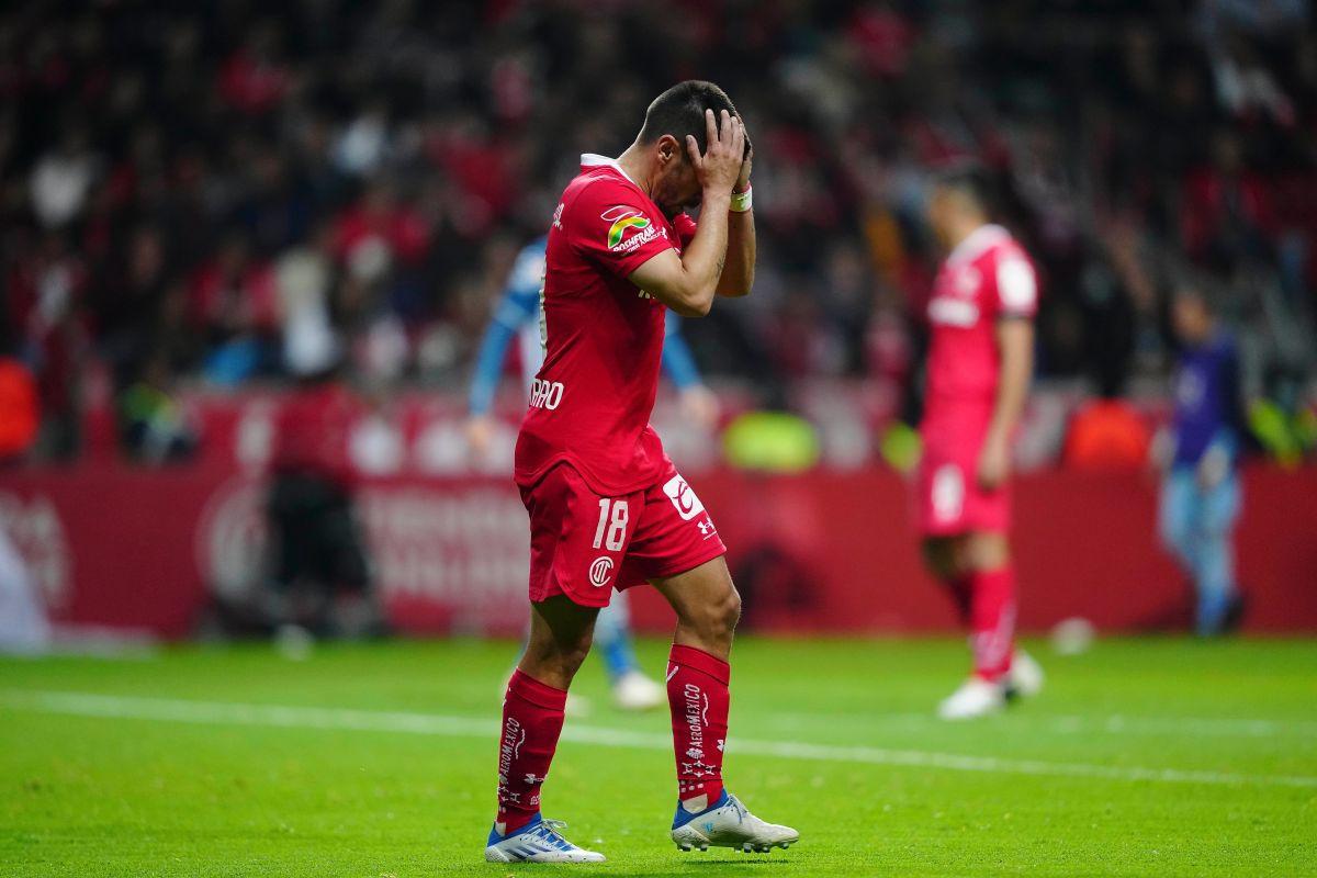 Fernando Navarro perdió la final con Toluca y deja uno de los peores