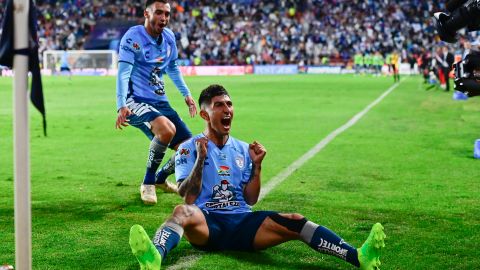 Víctor Guzmán celebra el gol que marcó en la final de la Liga MX.