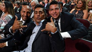Jorge Campos (al centro), junto al "Conejo" Pérez y el "Chucky" Lozano.