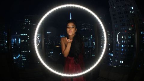 Influencer rompe en llanto y suplica para que la mantengan Por favor