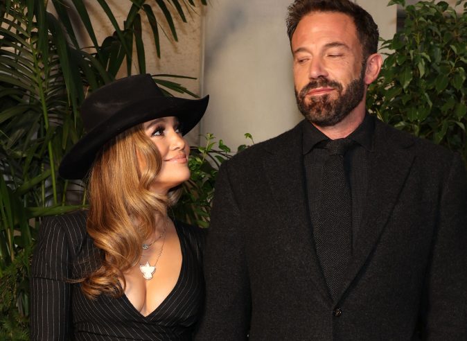 Jennifer Lopez y Ben Affleck en el desfile de Ralph Lauren en Los Ángeles.