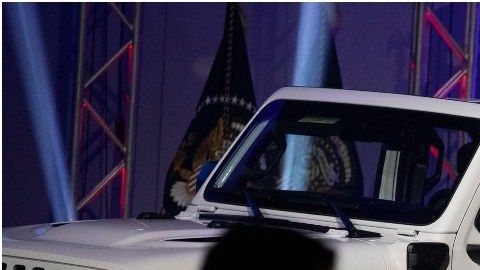 El presidente Joe Biden busca potenciar la infraestructura de fabricación de vehículos eléctricos en Estados Unidos