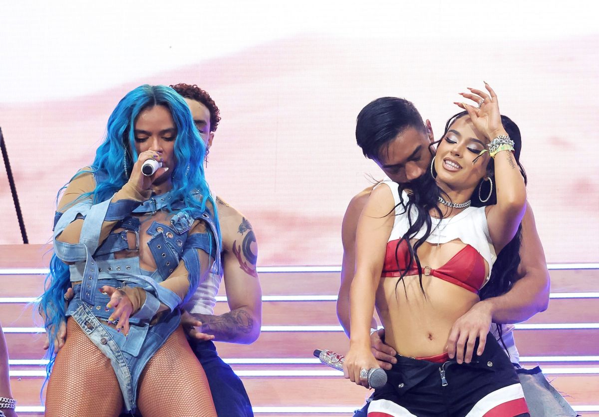 Karol G y Becky G repitieron la hazaña de cantar juntas de nuevo tal como hicieron en Coachella 2022. 
