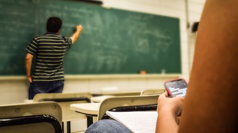 Faltan maestros latinos en las escuelas de Los Ángeles.
