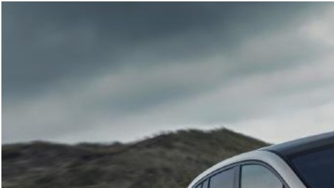 El nuevo Mercedes-AMG EQE produce entre 617 y 677 caballos de fuerza totalmente eléctricos
