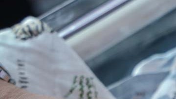 El bebé sólo peso cuatro libras al nacer