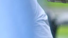 Mujer se queja de no ser tomada en serio por guapa, pero triunfa en el golf y con su nuevo calendario