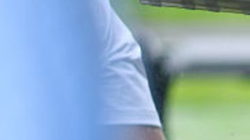 Mujer se queja de no ser tomada en serio por guapa, pero triunfa en el golf y con su nuevo calendario