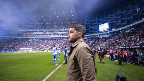 Nicolás Larcamón DT del Puebla.