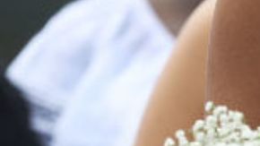 Novia es plantada el día de su boda, sigue la fiesta y se hace viral