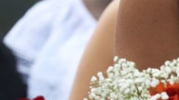Novia es plantada el día de su boda, sigue la fiesta y se hace viral