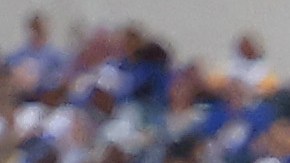 Odell Beckham Jr. con el trofeo de Super Bowl obtenido el año pasado con los Rams.