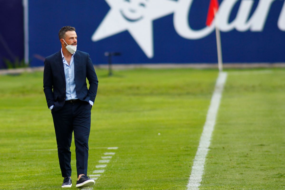 Rafa Puente Jr. is officially the new coach of Pumas and hopes to manage the locker room between stars like Dani Alves and the U-20 champions