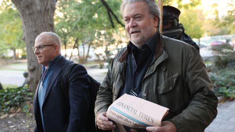 Steve Bannon sentenciado a 4 meses de cárcel por desacato al Congreso después de desafiar la citación