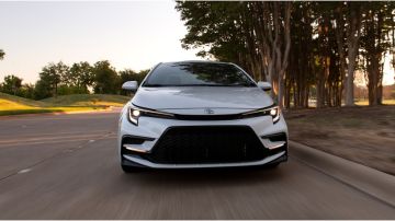 El Toyota Corolla 2023 mejora la potencia junto al rendimiento de combustible, tanto en ciudad como en carretera
