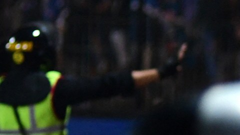 Tragedia en el fútbol de Indonesia dejó 127 muertos y 180 heridos.