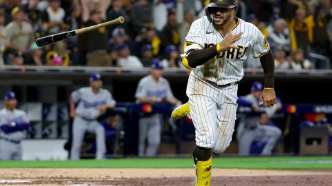 Trent Grisham celebra cuadrangular en tercer juego de la serie ante los Dodgers.