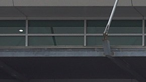 Vuelo de American Airlines aterriza de emergencia por el mal olor del equipaje de mano de un pasajero