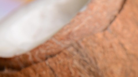 El aceite de coco podría no ser tan bueno para la salud: qué debemos saber