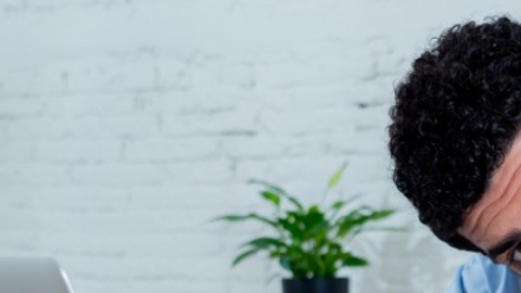 Obsesión con el trabajo: 8 maneras de desconectarte y evitar el estrés crónico