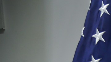 El oficial de CBP J. Lott pudo conocer a la niña Alexa García esta semana, en San Diego.