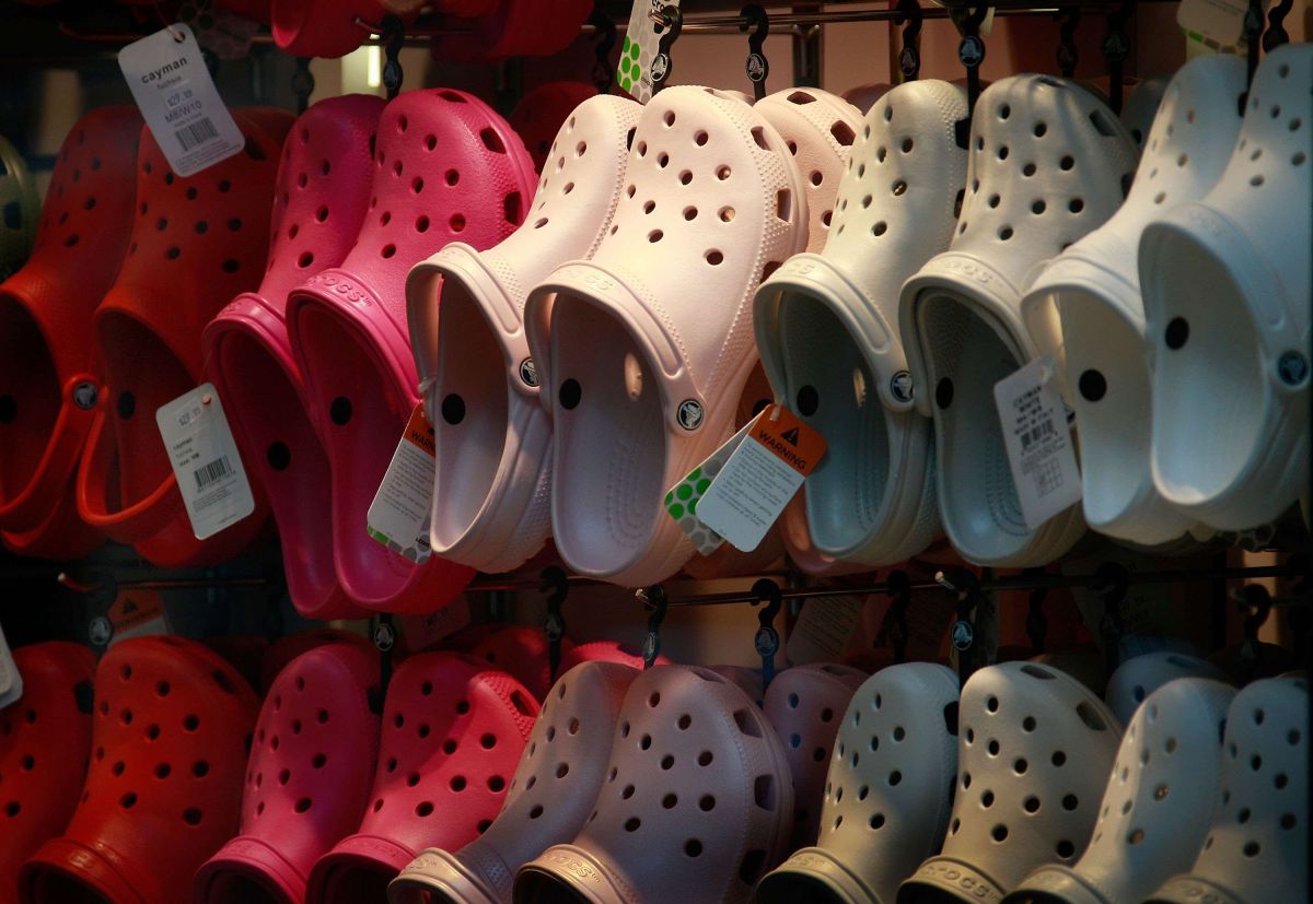 Crocs celebrates its 20th anniversary by giving away thousands of pairs: so you can participate for yours