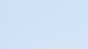 Imagen de una marquesina de la marca Honda con las letras en color rojo.