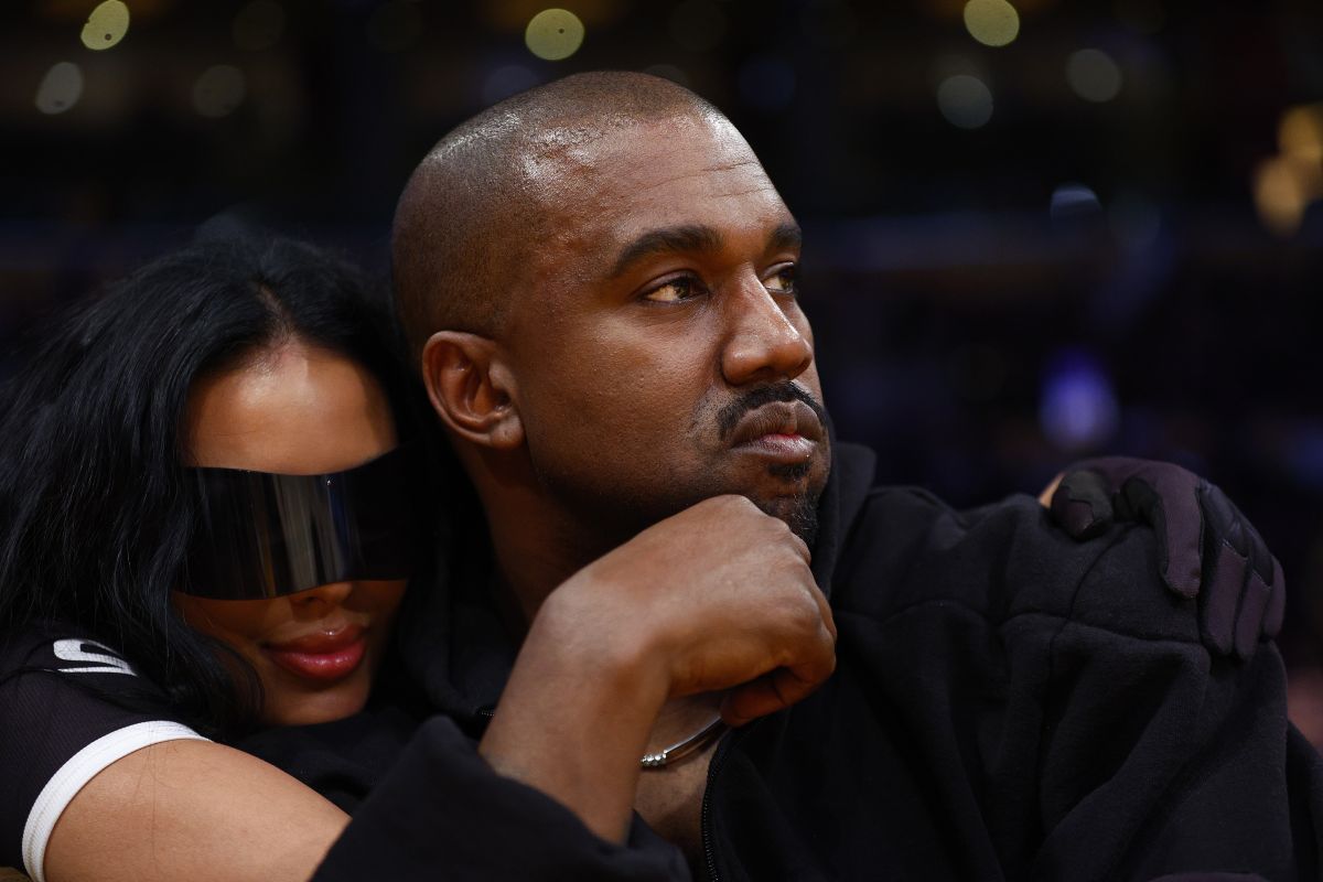 Según los informes, un documento de JP Morgan filtrado en las redes sociales informó a Kanye West que está terminando su 