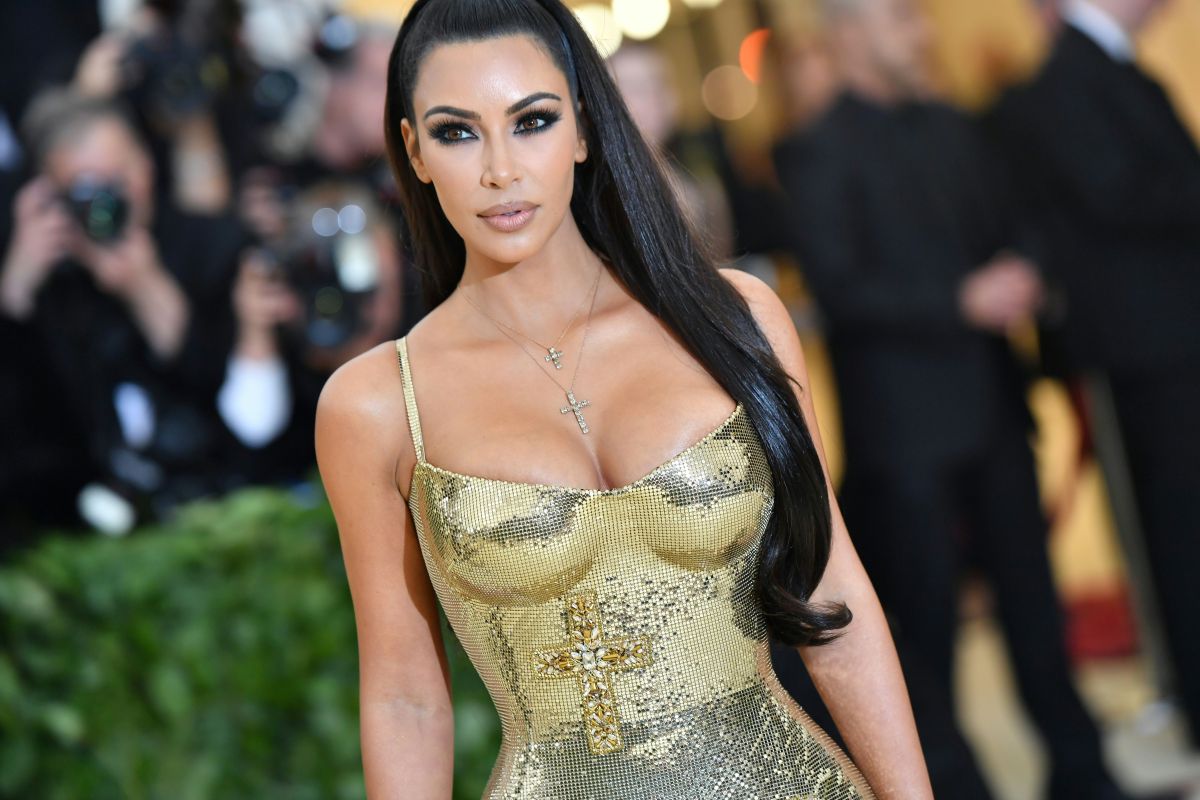 Kardashian debe pagar $1.26 millones en multas, devolver intereses y cooperar con la investigación en curso de la comisión.  Acordó que no promoverá ningún valor de activos durante tres años.
