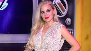 En leggings nude Malillany Marín mueve sensualmente su cuerpo al ritmo